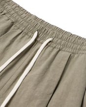 Camp Pleated Shorts Concrete